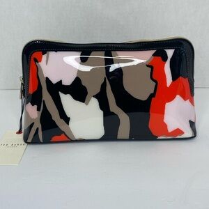 Ted Baker London CAMIEE Retro Flood Printed Wash Bag. Black, Logo Detail